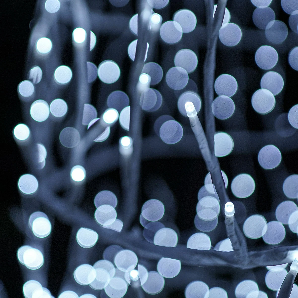 4m Outdoor Spiral Christmas Tree, White Twinkle LEDs 4 4m Outdoor Spiral Christmas Tree, White Twinkle LEDs - Image 3