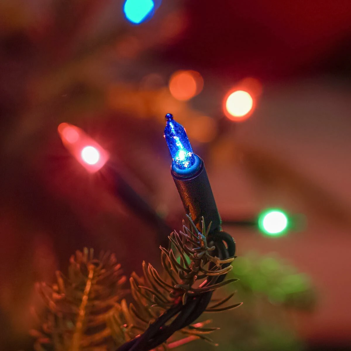 7.4m Indoor Alderbrook Christmas Tree Fairy Lights, 100 Multi Coloured Bulbs 4 7.4m Indoor Alderbrook Christmas Tree Fairy Lights, 100 Multi Coloured Bulbs - Image 2