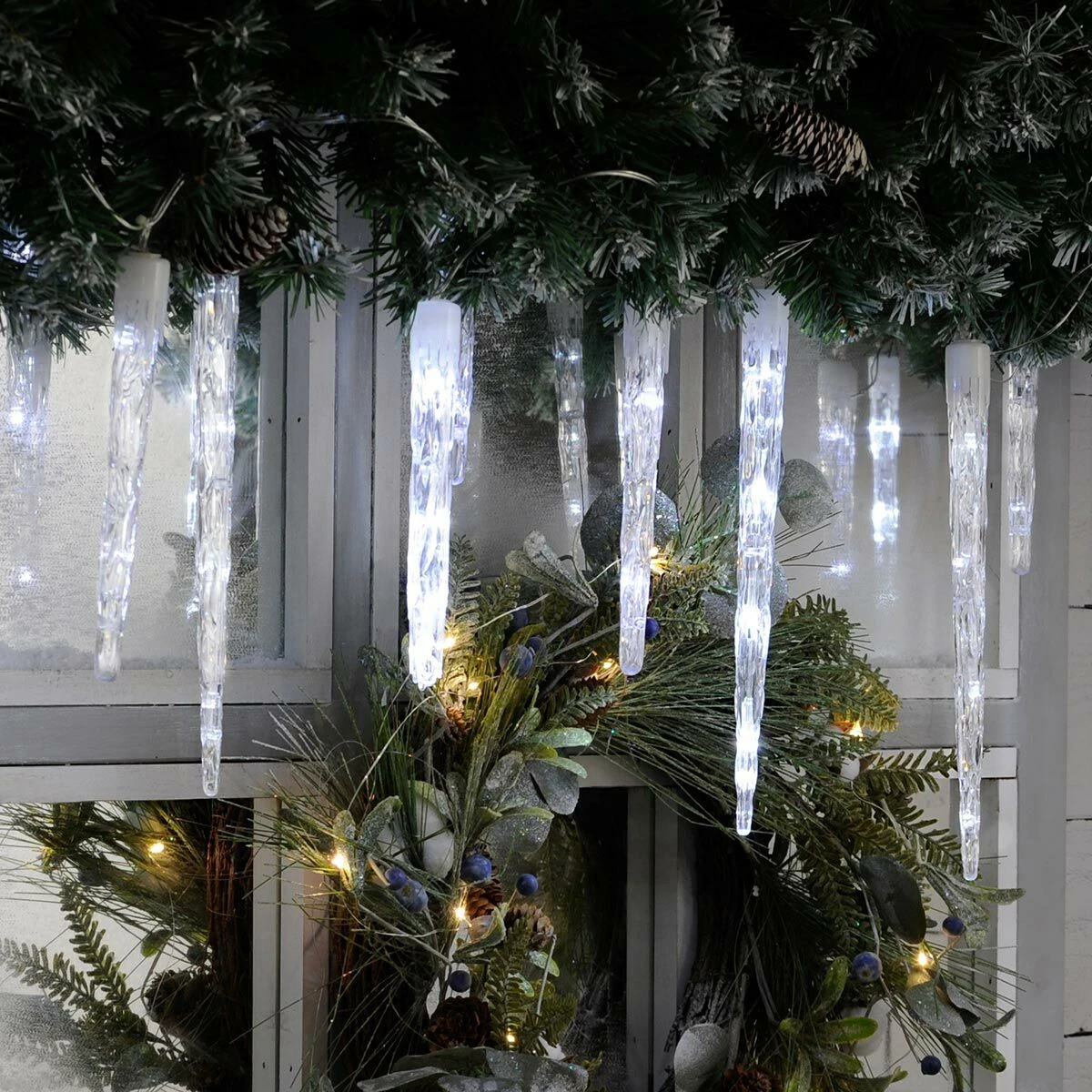 6.9m Outdoor Christmas Icicle Tube Lights, Colour Changing And White LEDs 6 6.9m Outdoor Christmas Icicle Tube Lights, Colour Changing And White LEDs - Image 4