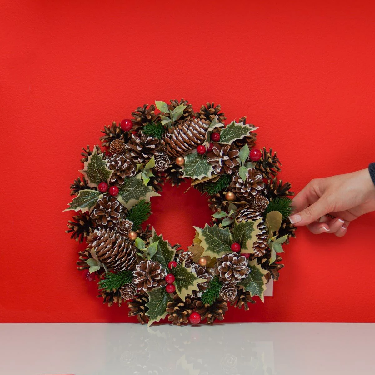 30cm Holly And Red Berries Christmas Wreath 5 30cm Holly And Red Berries Christmas Wreath - Image 3