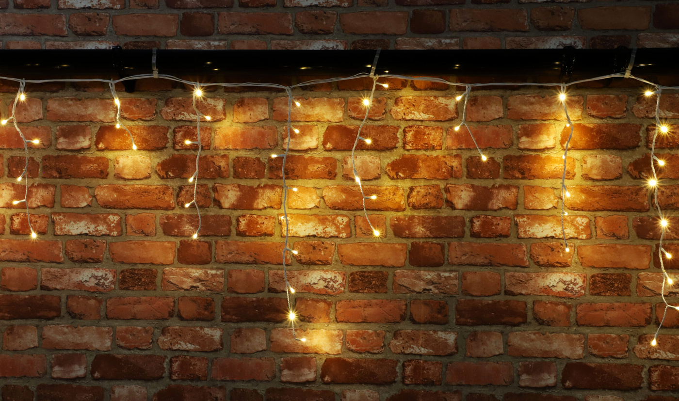 Xmas Deco Shop -Twinkly Twinkly Store Warm white iciclelights 2 scaled 1